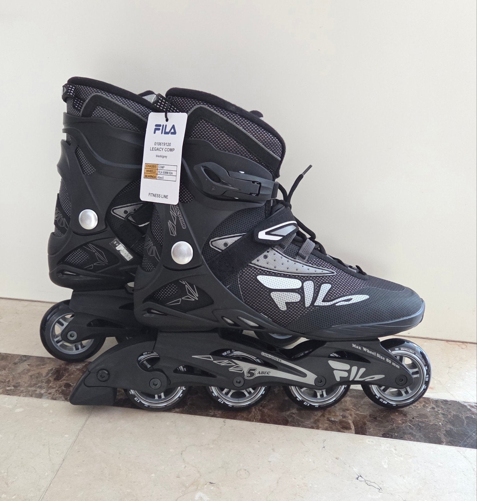 Fila Legacy Skates - Maat 44 - NIEUW - Incl. Polsbeschermers, Ophalen, Nieuw, Inline skates 4 wielen