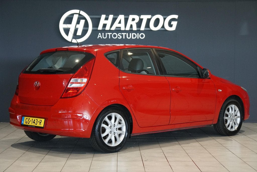 Hyundai i30 2.0i i-Catcher + AUTOMAAT / LEDER / DEALER ONDER, Auto's, Hyundai, Gebruikt, Leder, Bedrijf, 1242 kg
