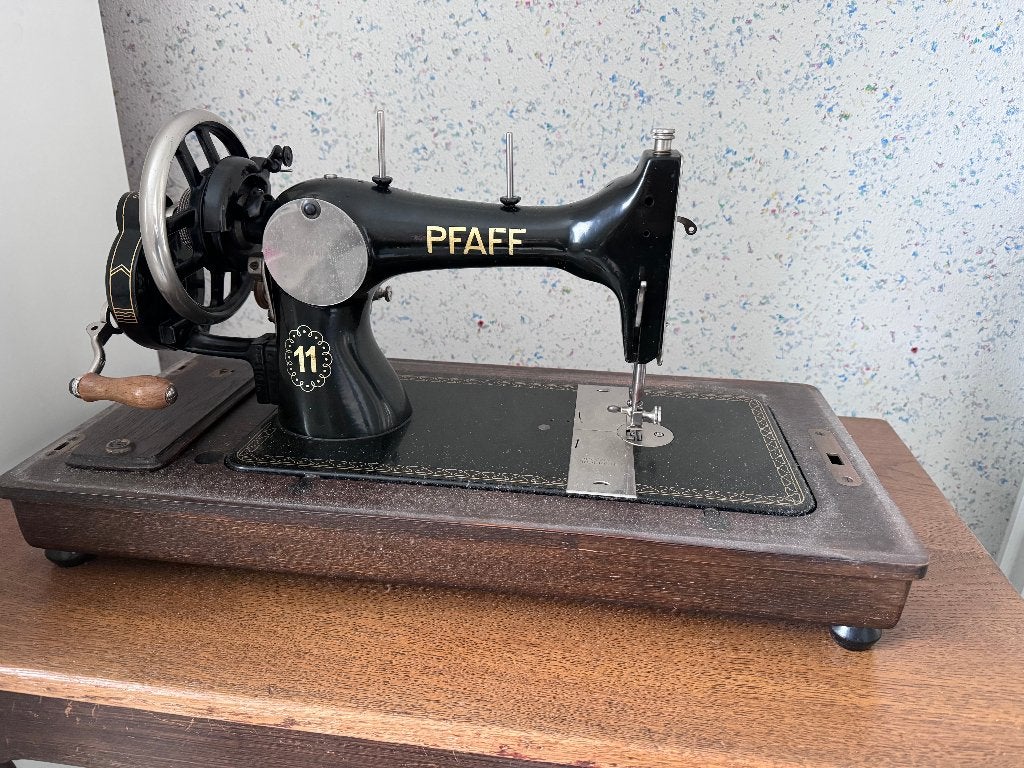 Antieke Pfaff 11 naaimachine met kap en tafel, Ophalen
