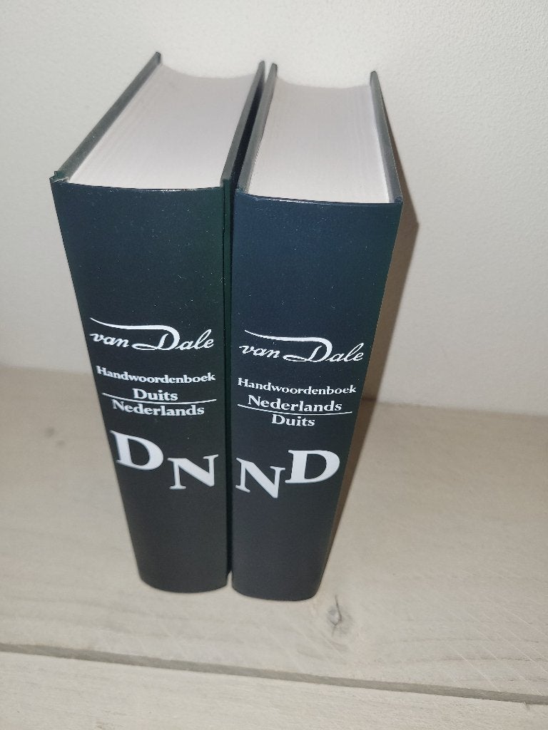 Van Dale Handwoordenboek Nederlands-Duits, Duits, Ophalen of Verzenden, Zo goed als nieuw, Van Dale