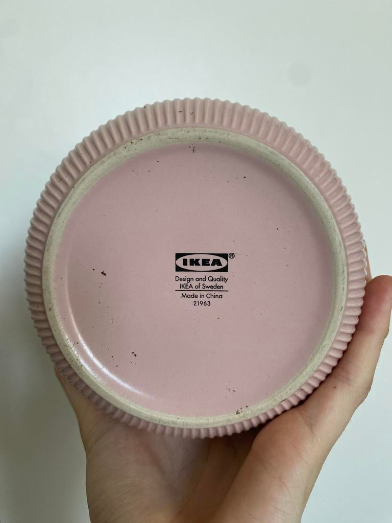 IKEA licht roze bloempot met ribbels, Ophalen, Overige materialen, Gebruikt, Minder dan 30 cm