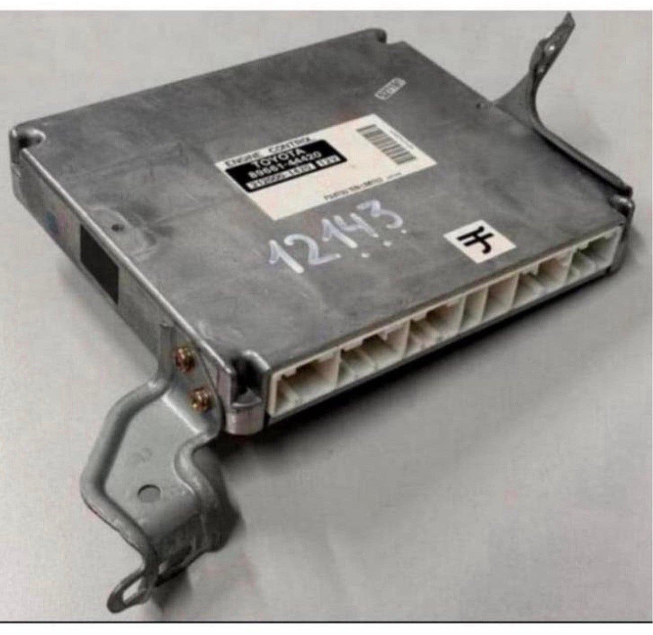 Toyota Avensis Verso ECU + Codes 8966144420 2120001420 oem, Ophalen of Verzenden, P, P, P