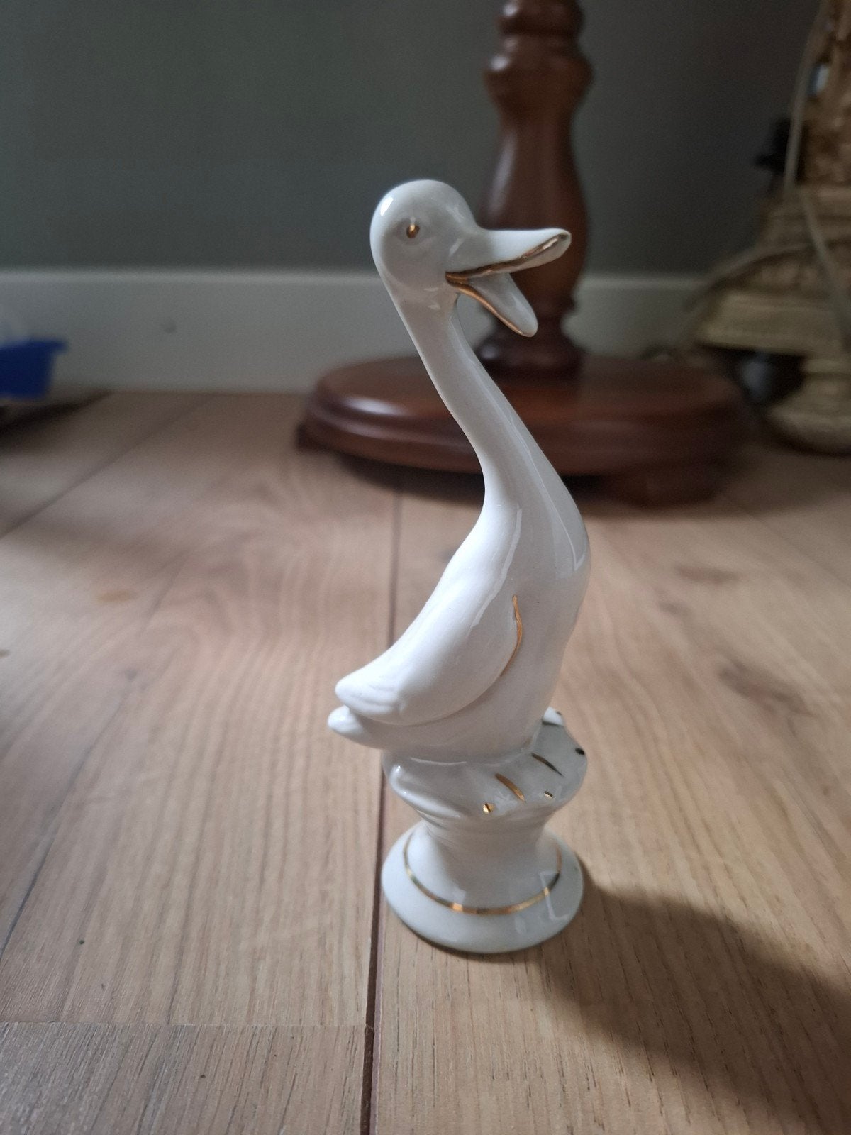 Witte porseleinen eend met gouden accenten, Ophalen of Verzenden