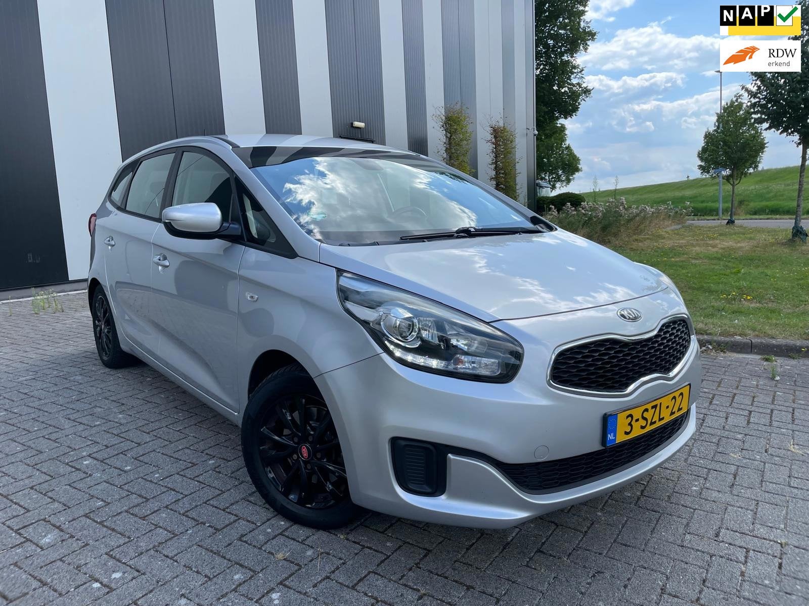 Kia Carens 1.6 GDi ComfortLine 7 Persoons-Clima-Camera-Led-N, Voorwielaandrijving, Euro 5, Gebruikt, 1591 cc
