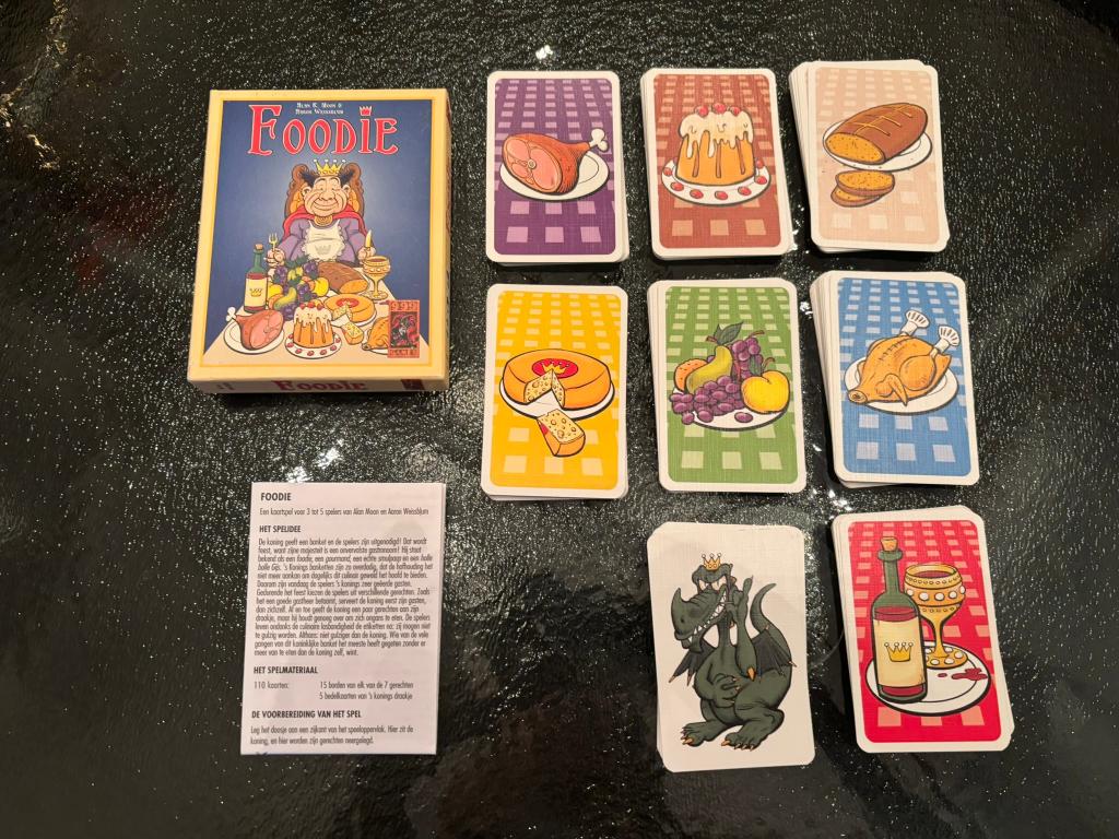 Foodie is een kaartspel voor 3 tot 5 spelers 999 games!, Vijf spelers of meer, Ophalen of Verzenden, Zo goed als nieuw, 999 games