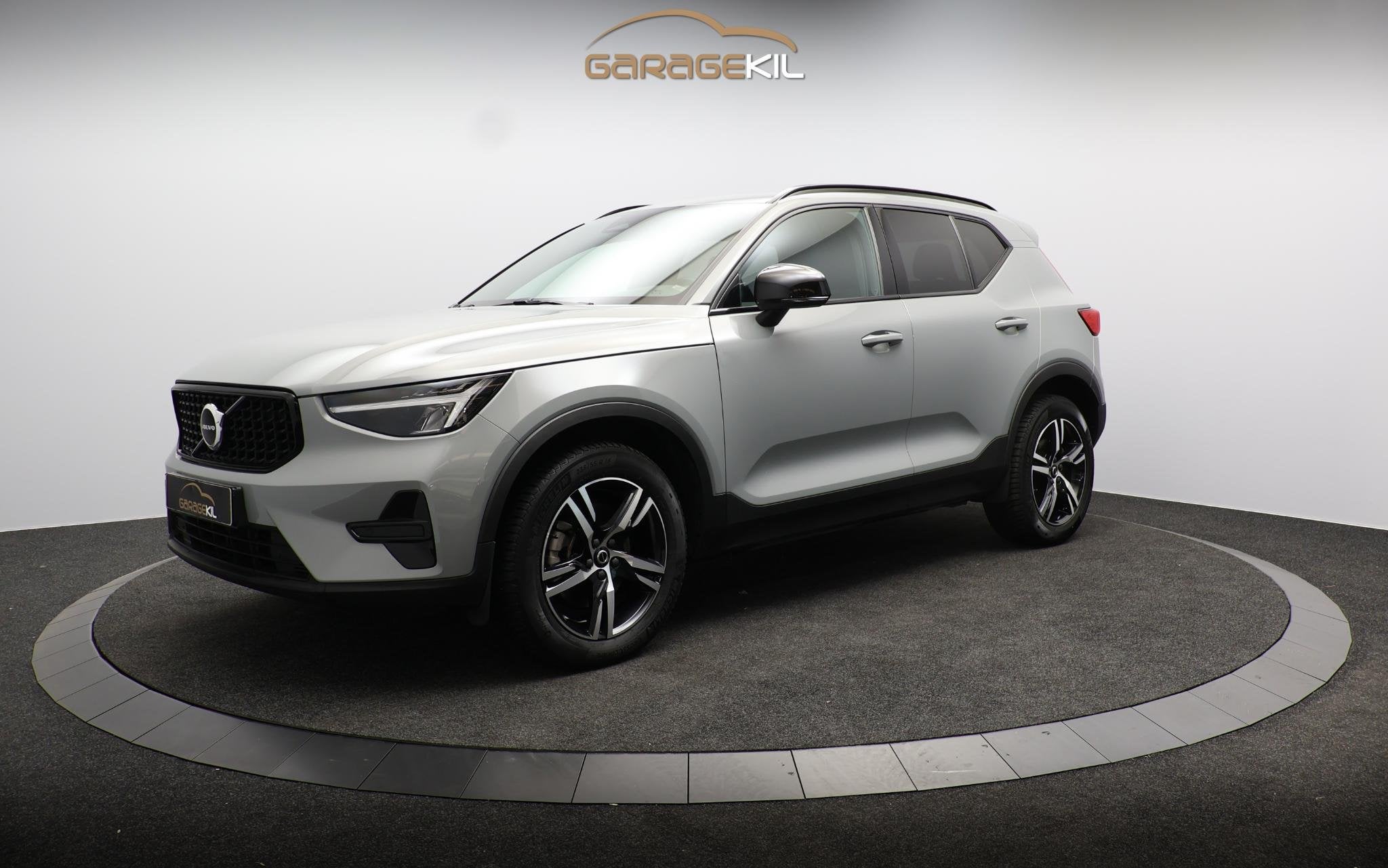 Volvo XC40 2.0 B3 Plus Dark Dealer onderh / 1ste eigenaar /, Auto's, Gebruikt, Euro 6, 4 cilinders, 1969 cc