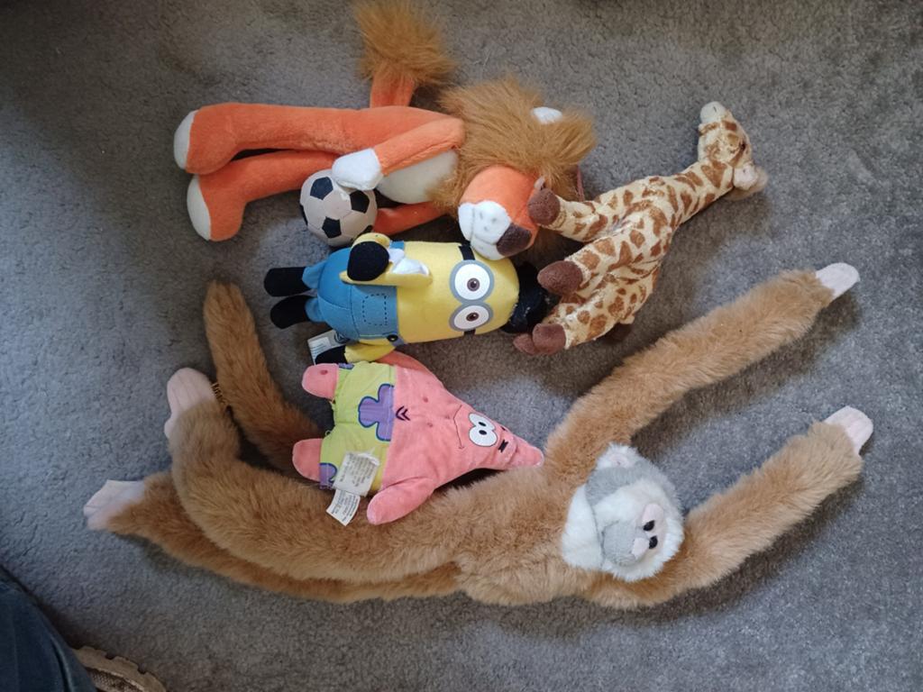 Knuffels: Giraffe, Aap, Minion, Leeuw, Gebruikt, Overige karakters, Ophalen of Verzenden, Bruin