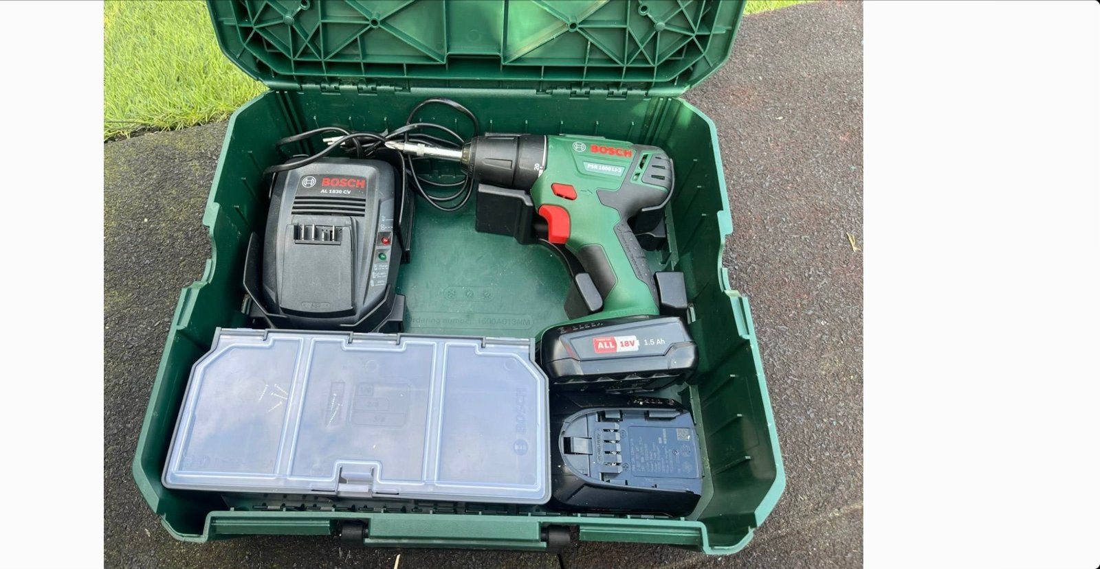Bosch Boor/schroefmachine 2x Accu oplader en koffer, Gebruikt, Variabele snelheid, Ophalen of Verzenden, Boor- en Schroefmachine