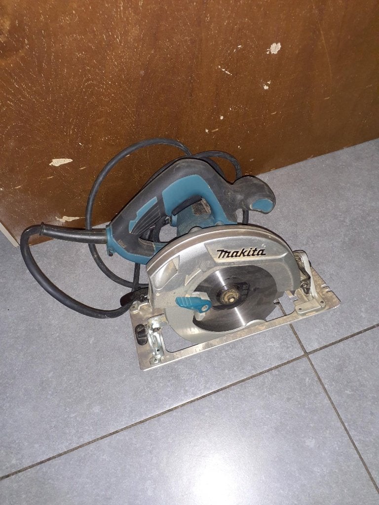 Cirkelzaag Makita HS6601 met snoer, Ophalen, Gebruikt, Cirkelzaag, 600 tot 1200 watt