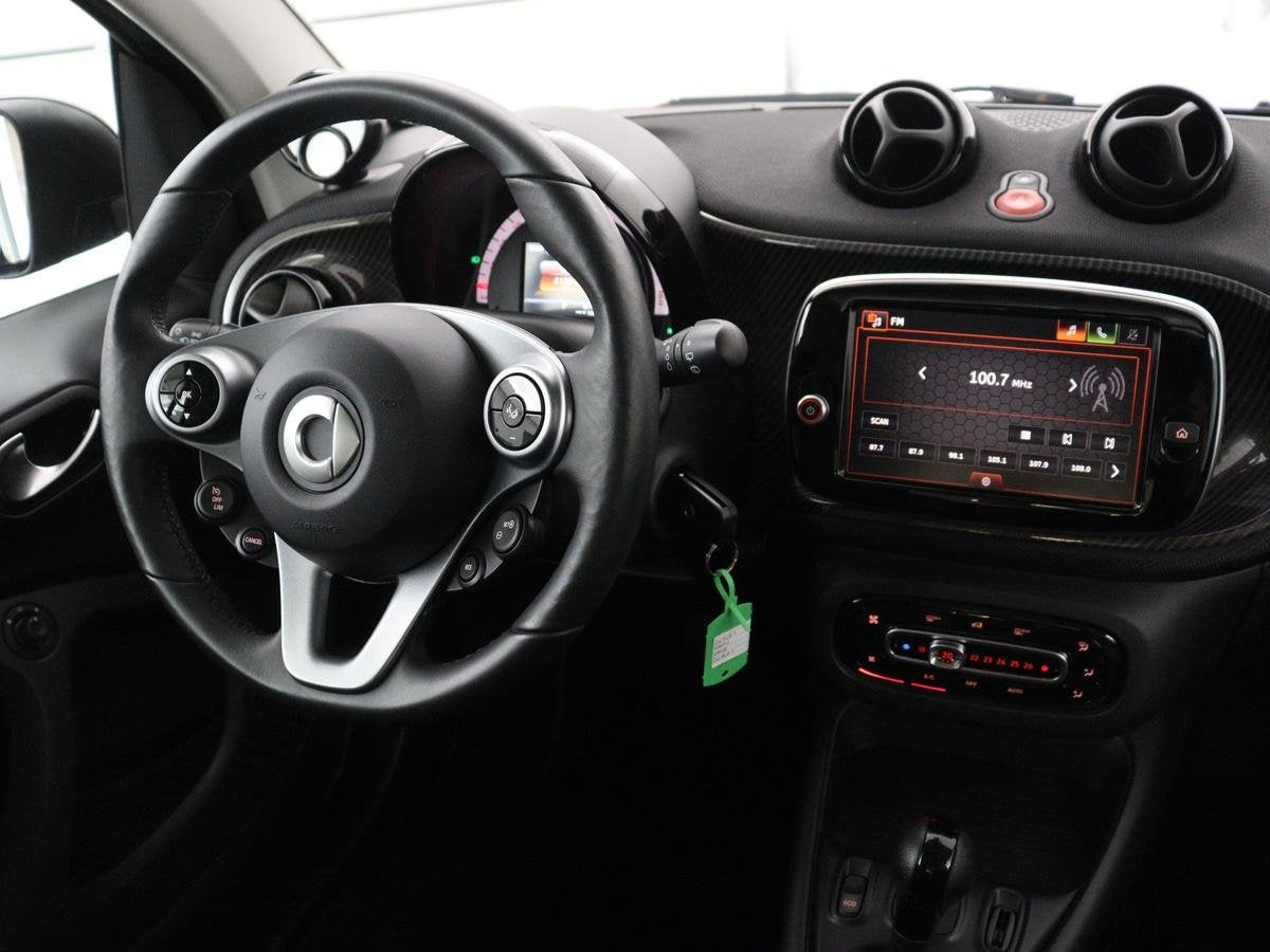 smart fortwo EQ Comfort PLUS 18 kWh | SOH 91.8% | Leder | Pa, Auto's, Smart, Automaat, Achterwielaandrijving, Zwart, Automatische klimaatregeling