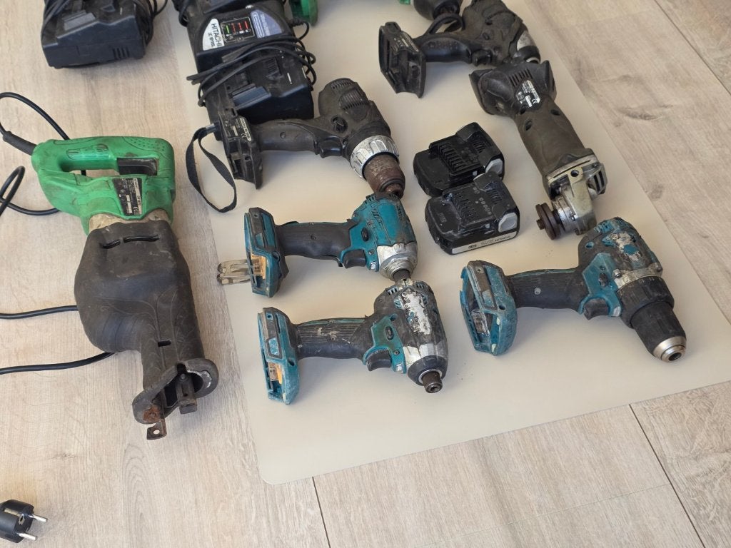 Foto 20 van :Partij Elektrisch Gereedschap(Makita & Hitachi)Opknappers