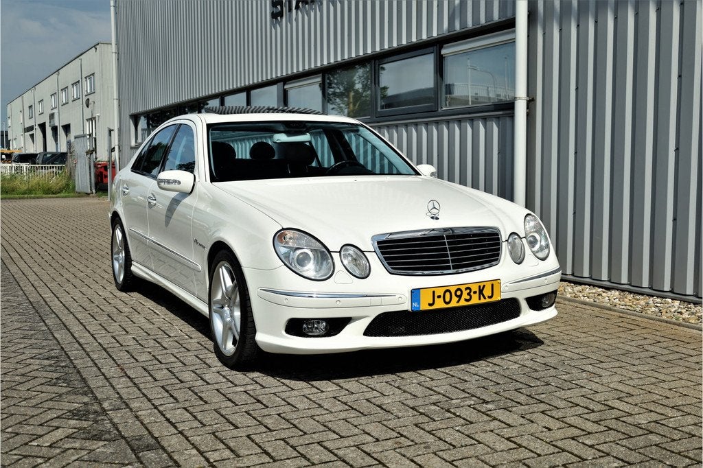 Mercedes-Benz E-Klasse E 55 AMG 51814km Youngtimer, Auto's, Mercedes-Benz, Automaat, Achterwielaandrijving, Gebruikt, Wit