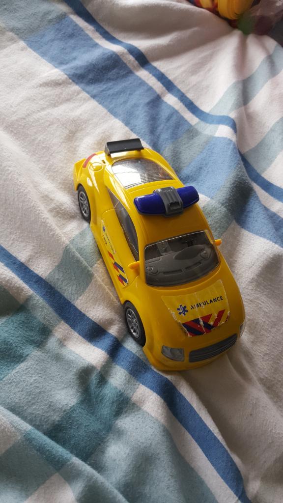Gele speelgoed ambulance auto, Overige merken, Gebruikt, Onderdelen, Ophalen of Verzenden