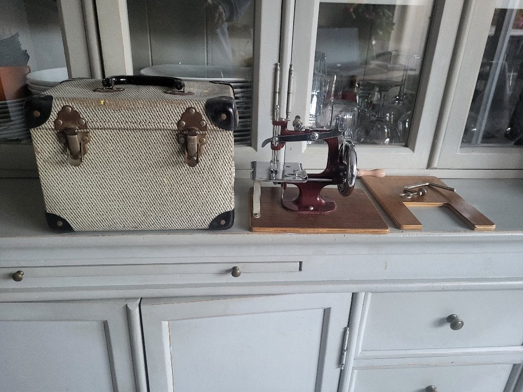 Oude Kindernaaimachine in koffer, Ophalen of Verzenden