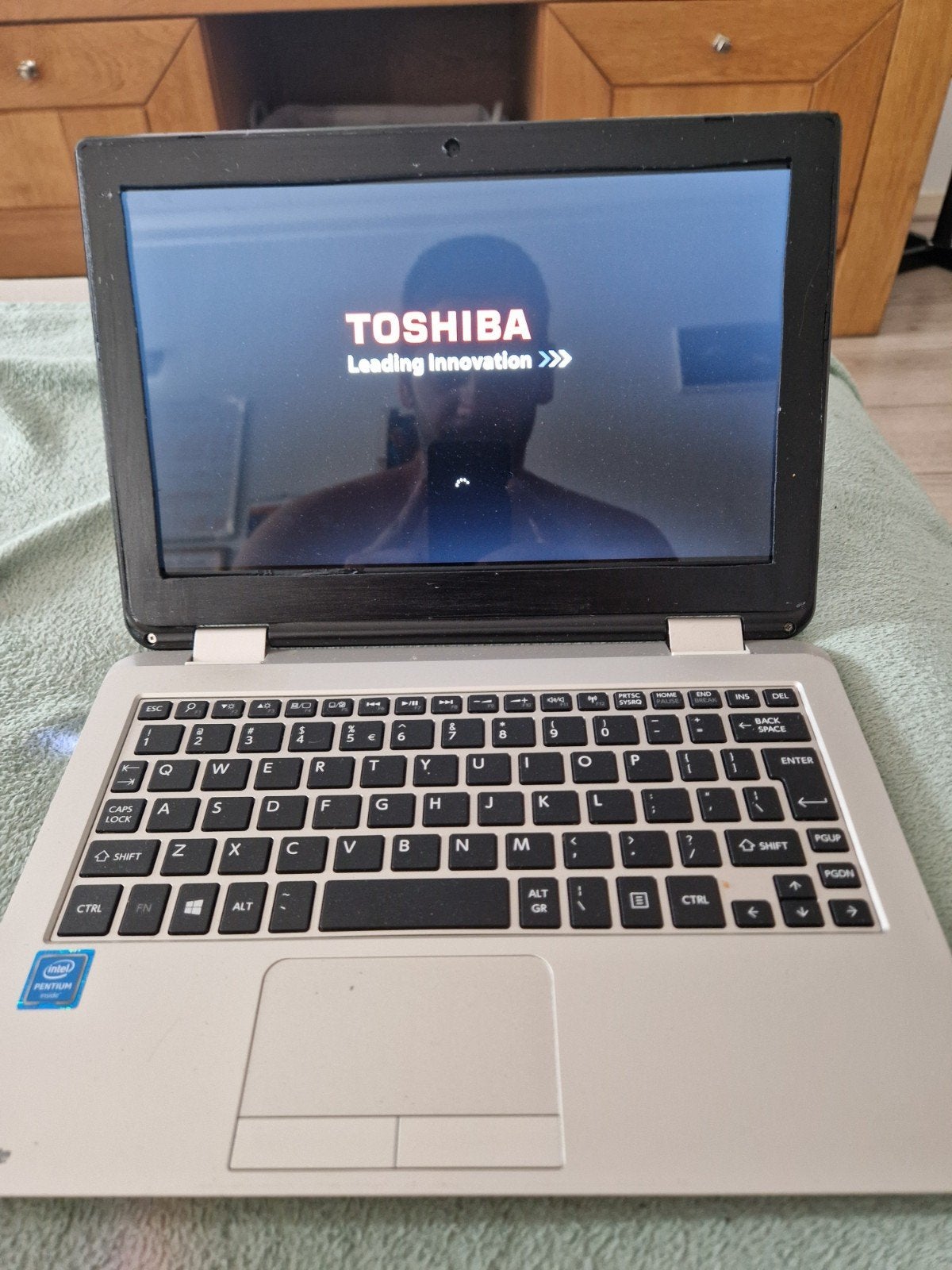 Mini Toshiba laptop - Ideaal voor basisgebruik,, Computers en Software, Windows Laptops, Qwerty, Minder dan 2 Ghz, 10 inch of minder