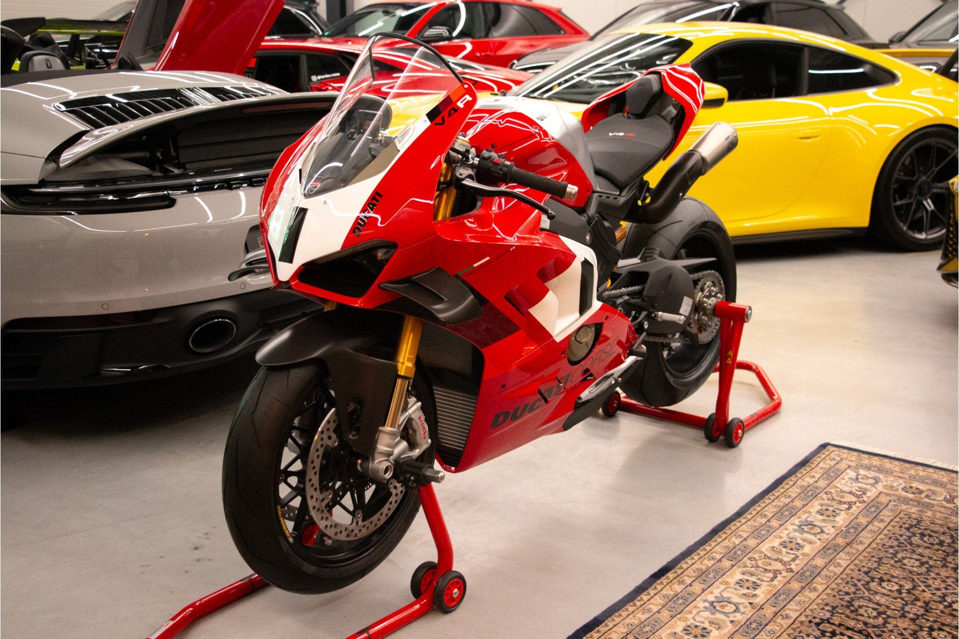 Ducati Panigale V4 R | 3KM Brand New | Akrapovic | BTW |, Info@denengelsenexclusive.eu, Den Engelsen Exclusive B.V., Mastbos 40
5531MX  BLADEL, NL
