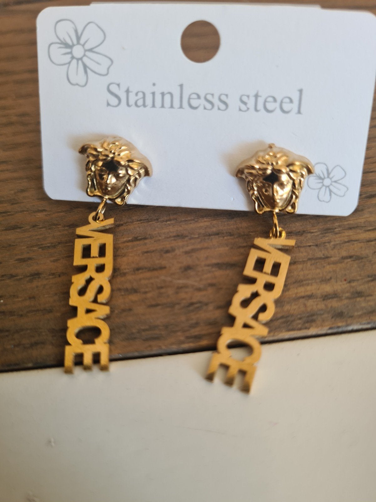 Goud kleurige  Versace Stijl Oorbellen - Stainless Steel, Sieraden, Tassen en Uiterlijk, Oorbellen, Ophalen of Verzenden, Zo goed als nieuw