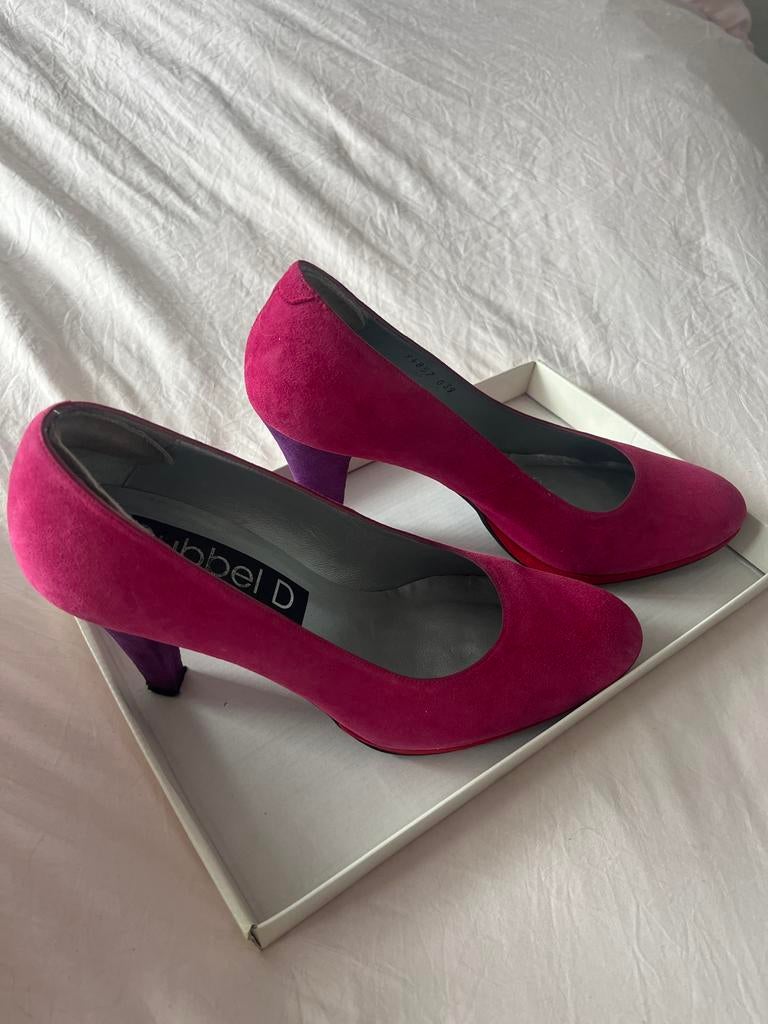 Dubbel D suède pumps - fuchsia/paars - maat 39, Kleding | Dames, Schoenen, Ophalen of Verzenden, Zo goed als nieuw, Roze, Pumps