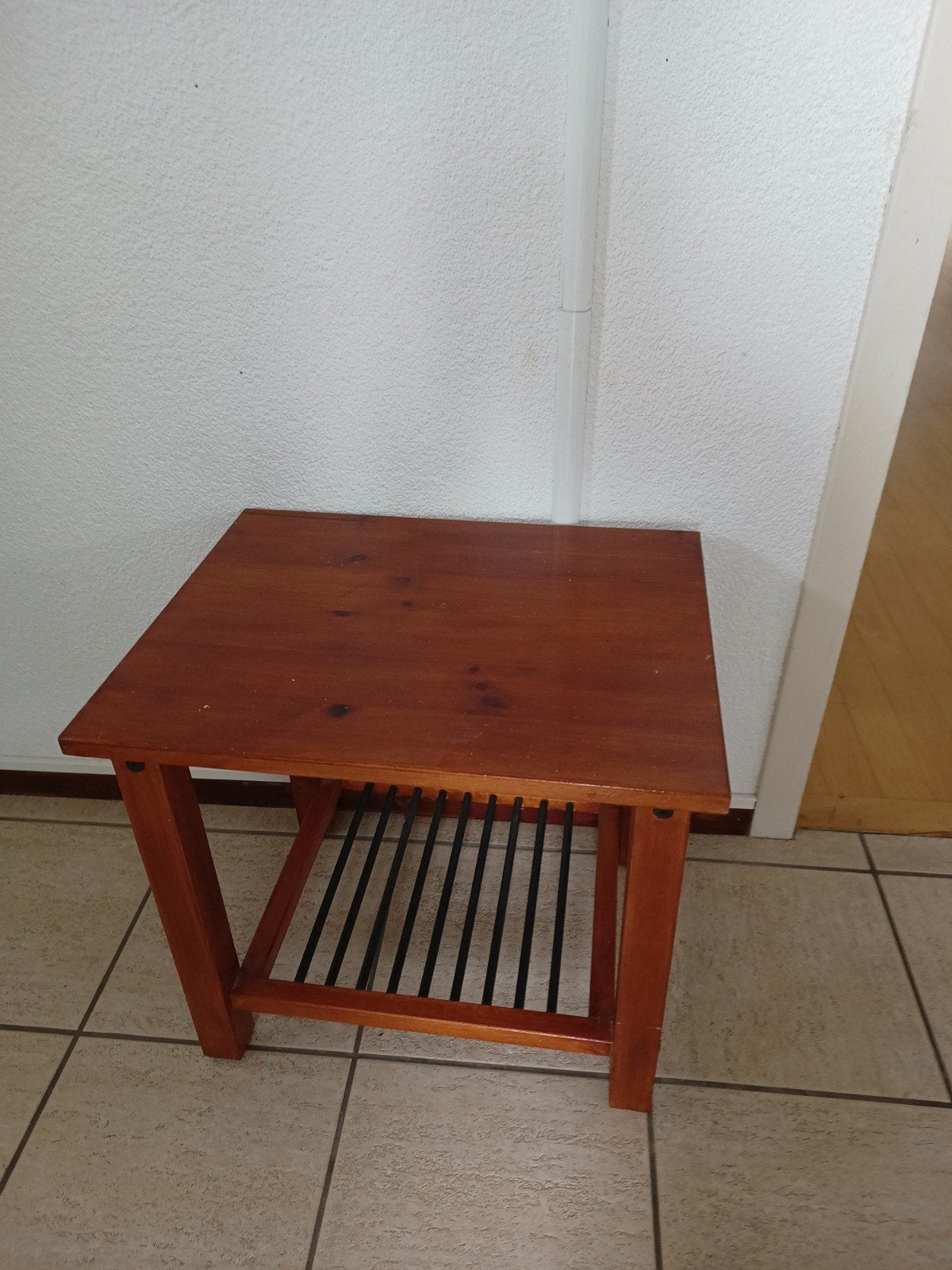 Nachtkastje/bijzettafel, Ophalen, Rond, Minder dan 55 cm, 45 tot 60 cm