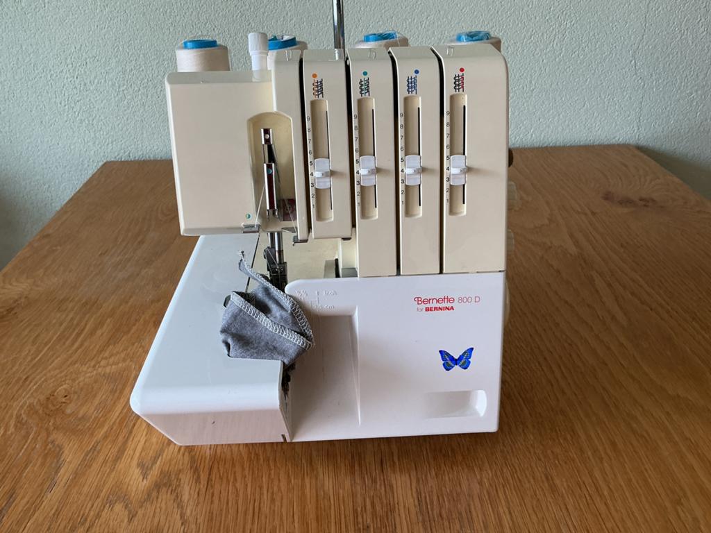 Bernina Bernette 800 D, Ophalen, Zo goed als nieuw