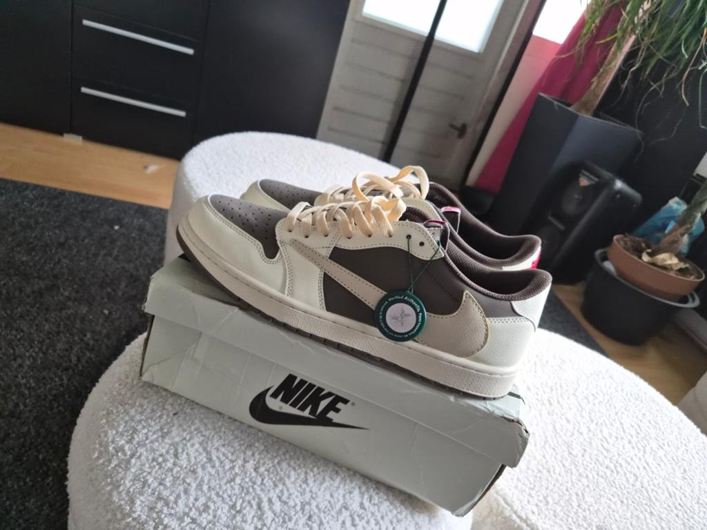 Nike air Jordan low* travis Scott 46, Kleding | Heren, Schoenen, Ophalen of Verzenden, Nieuw, Overige kleuren