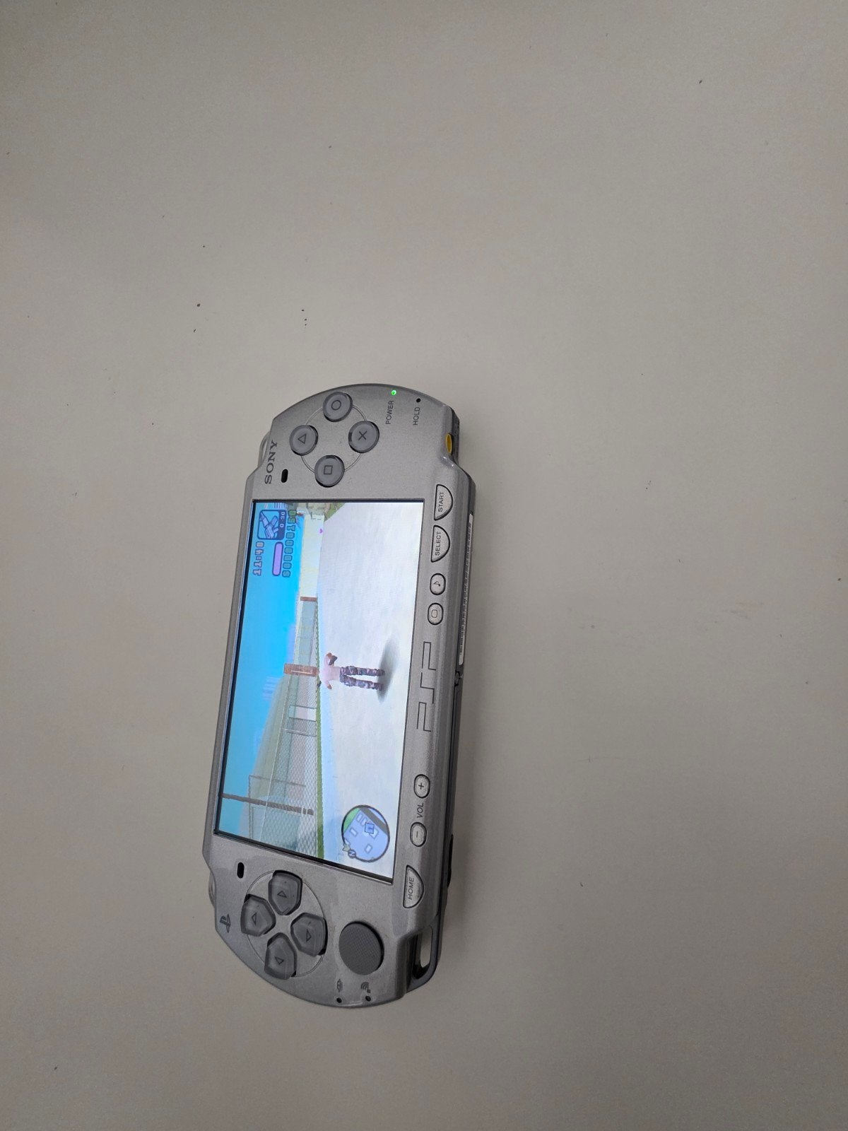 PSP 2004 Grijs 128GB SD Kaart, Met games, Overige kleuren, Ophalen of Verzenden, Zo goed als nieuw