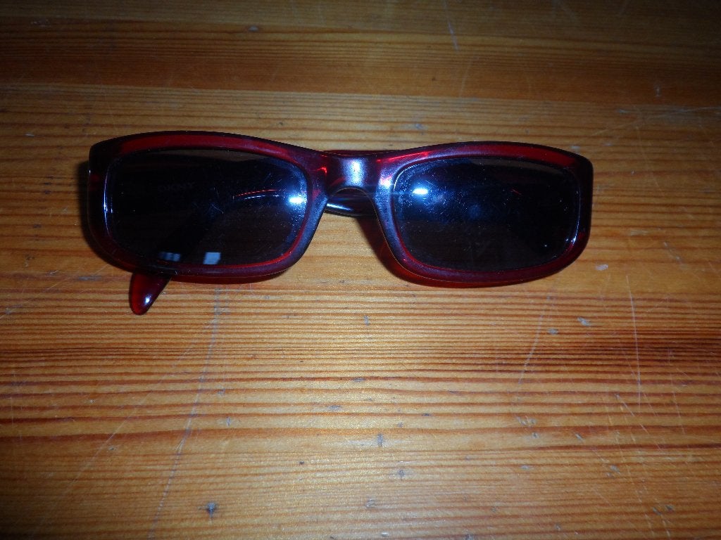 Dkny zonnebril rood, Overige merken, Gebruikt, Zonnebril, Ophalen of Verzenden