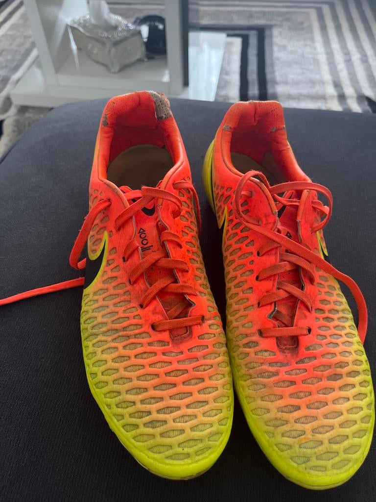 Nike Magista voetbalschoenen - Maat 45, Ophalen of Verzenden, Gebruikt, Schoenen