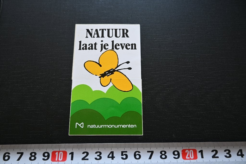 sticker natuur laat je leven natuurmonumenten vlinder geel, Verzamelen, Ophalen, Zo goed als nieuw
