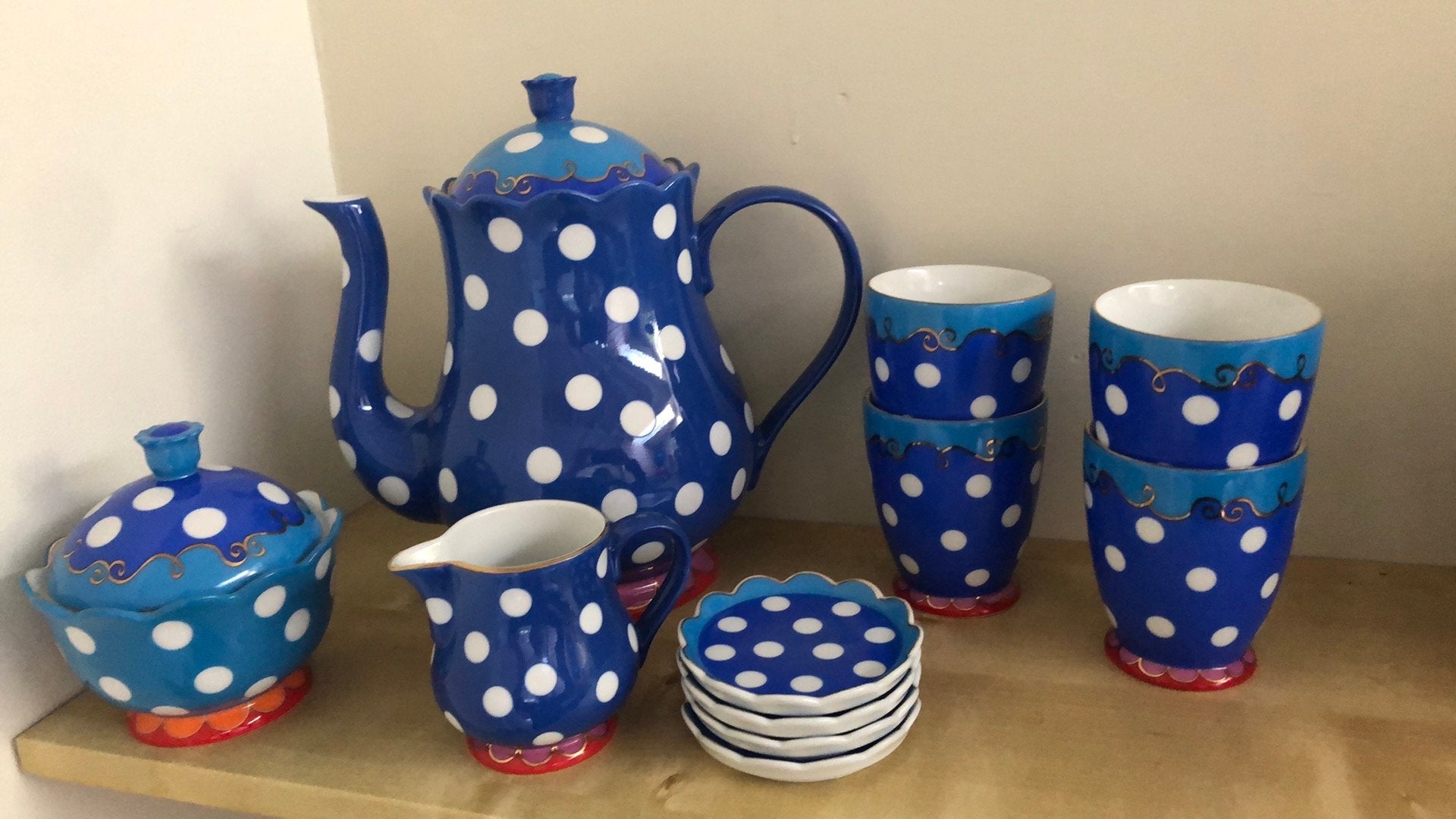 Blauw Oilily servies met 4 kopjes en theetipjes, Ophalen, Zo goed als nieuw, Overige stijlen, Kop(pen) en/of Schotel(s)
