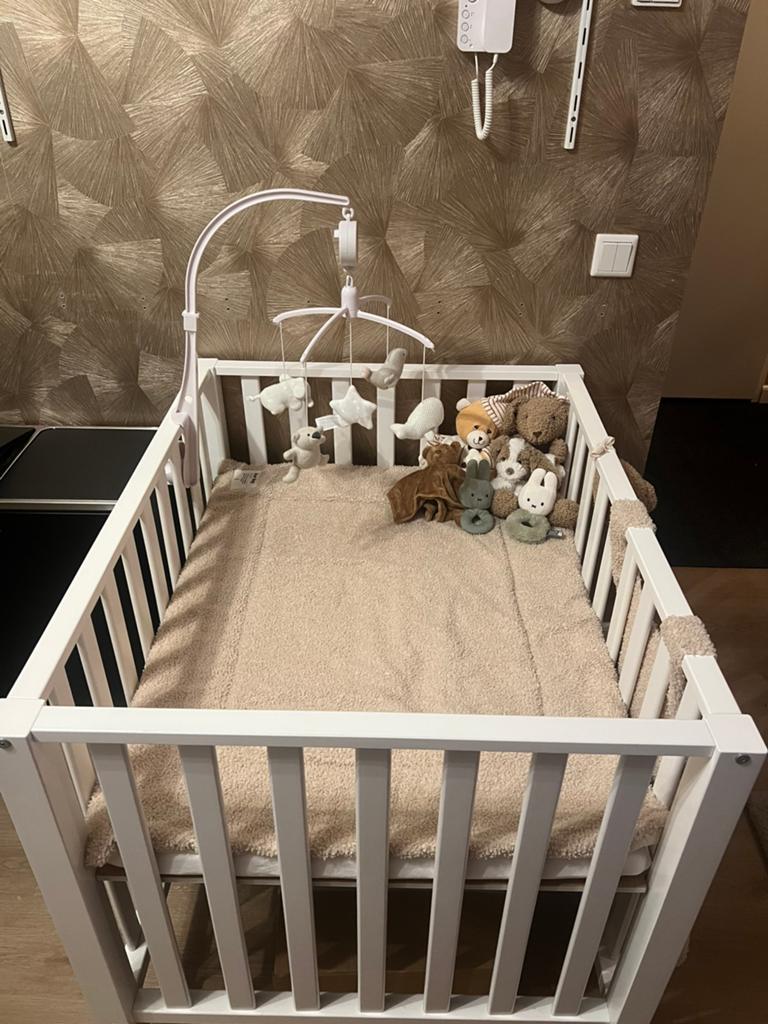 verstelbare kinderbox wit, Kinderen en Baby's, Boxen, Ophalen of Verzenden, Zo goed als nieuw, Rond, Boxkleed
