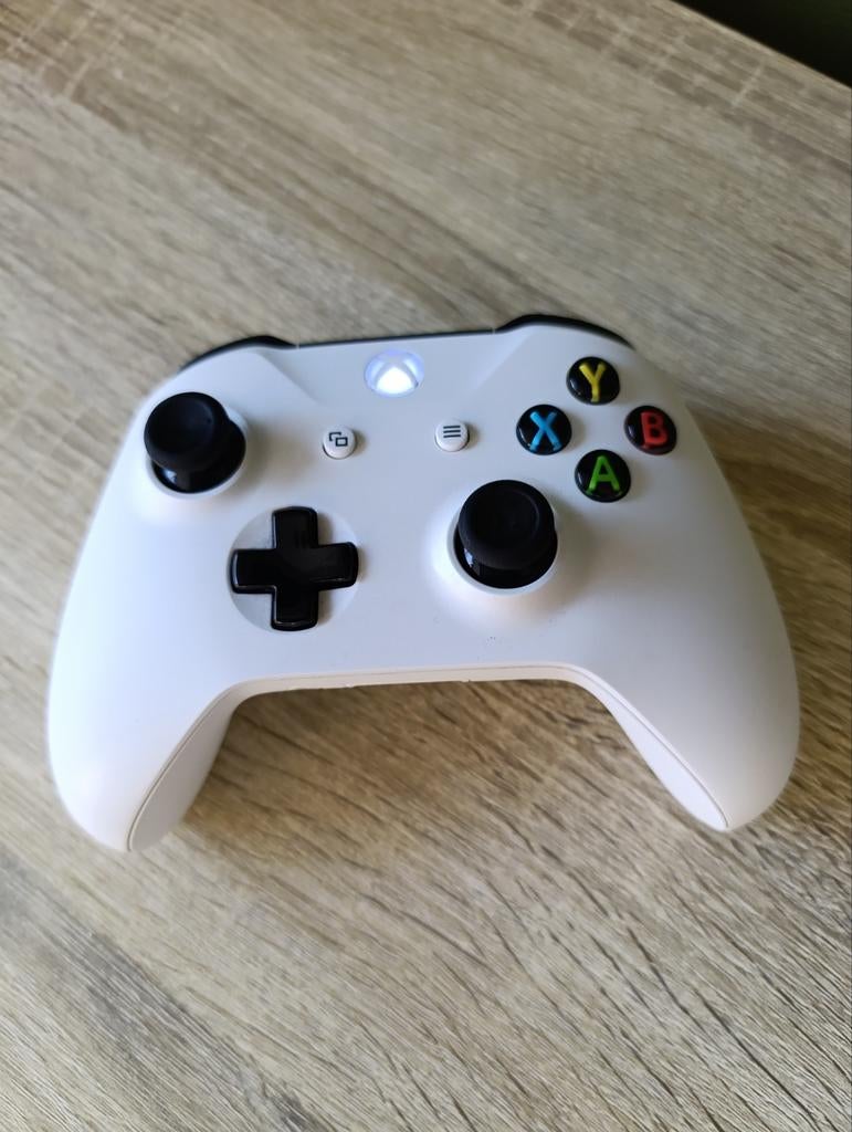 Witte Xbox One Controller - Draadloos, Spelcomputers en Games, Ophalen of Verzenden, Zo goed als nieuw, Xbox One, Controller