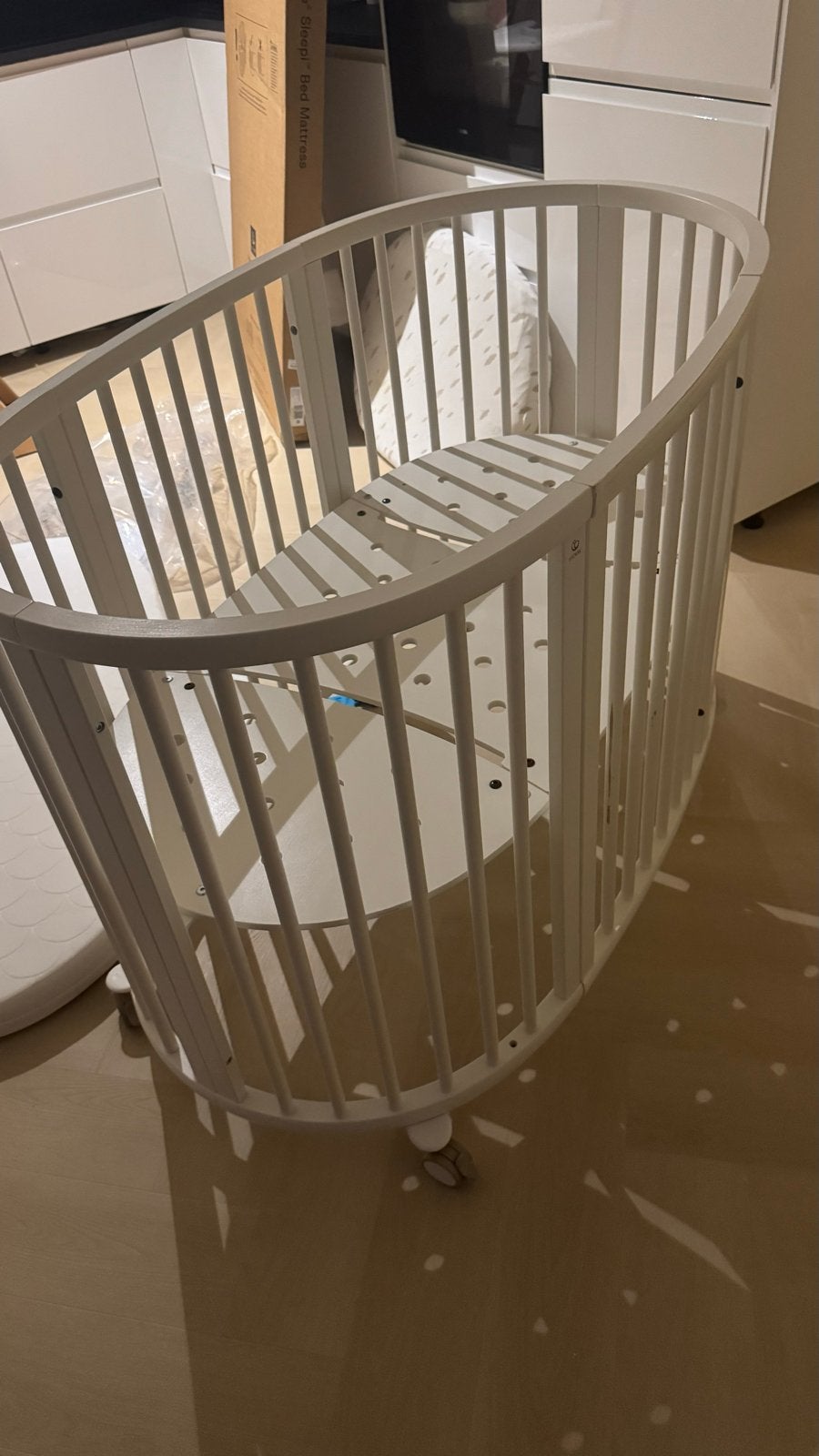 Stokke Sleepi ledikant compleet wit, Kinderen en Baby's, Ophalen, Zo goed als nieuw, Wieg
