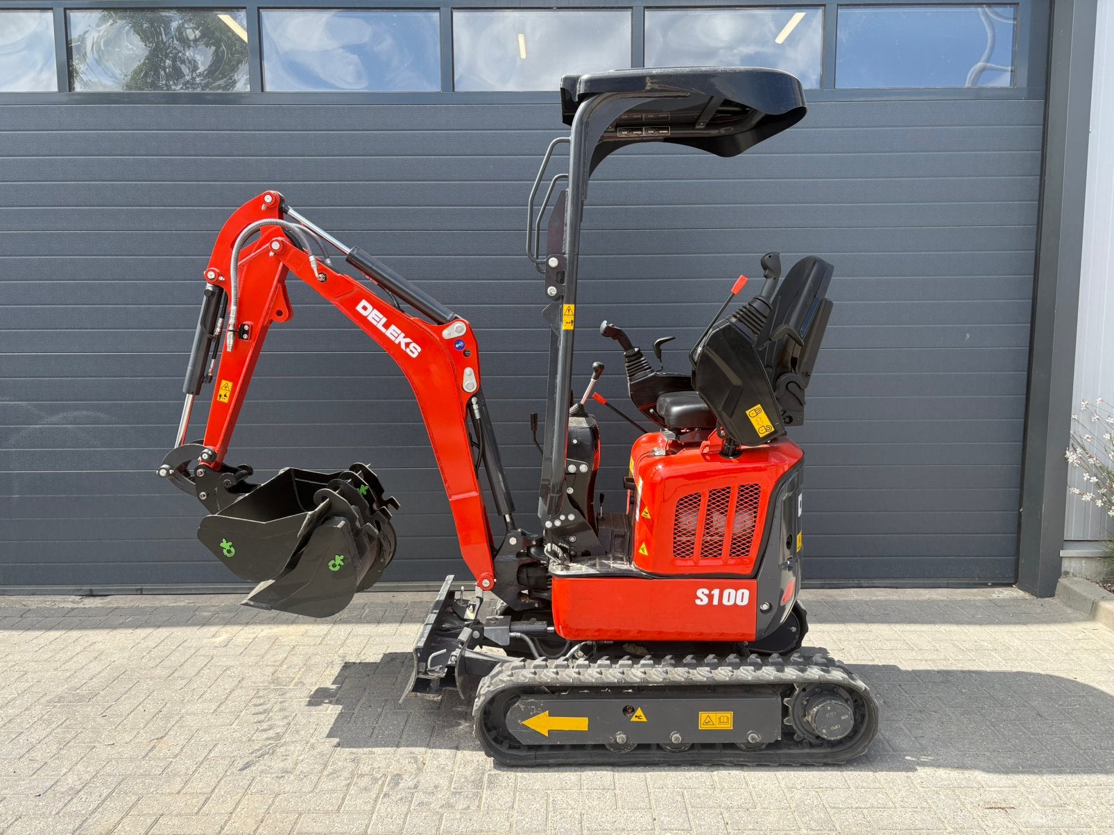 Deleks S100 met cw00 en set bakken, Zakelijke goederen, Machines en Bouw | Kranen en Graafmachines, Ophalen, Graafmachine