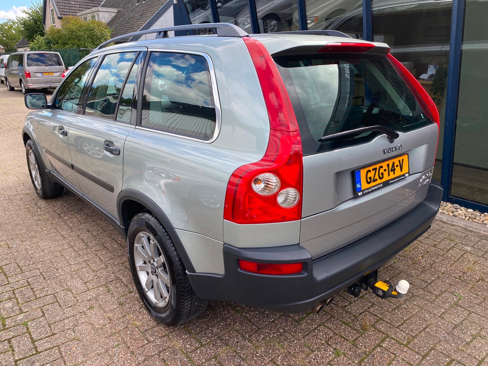 Volvo XC90 2.5 T Kinetic Automaat 7 Persoons / Youngtimer, Gebruikt, Zwart, Stoelverwarming, 2521 cc