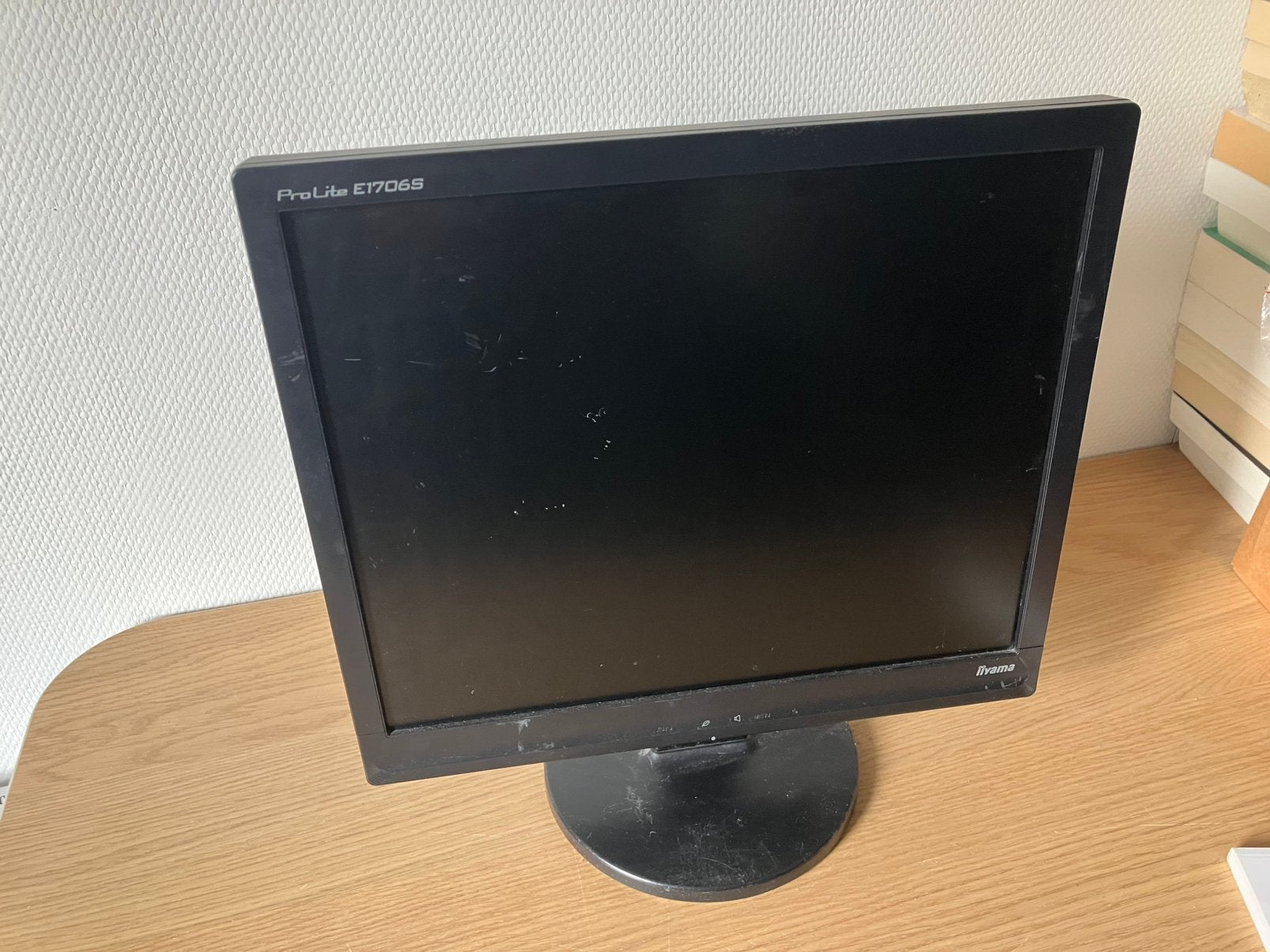 iiyama monitor 17 inch, Computers en Software, Monitoren, Ophalen of Verzenden, Zo goed als nieuw, Overige typen, Overige resoluties