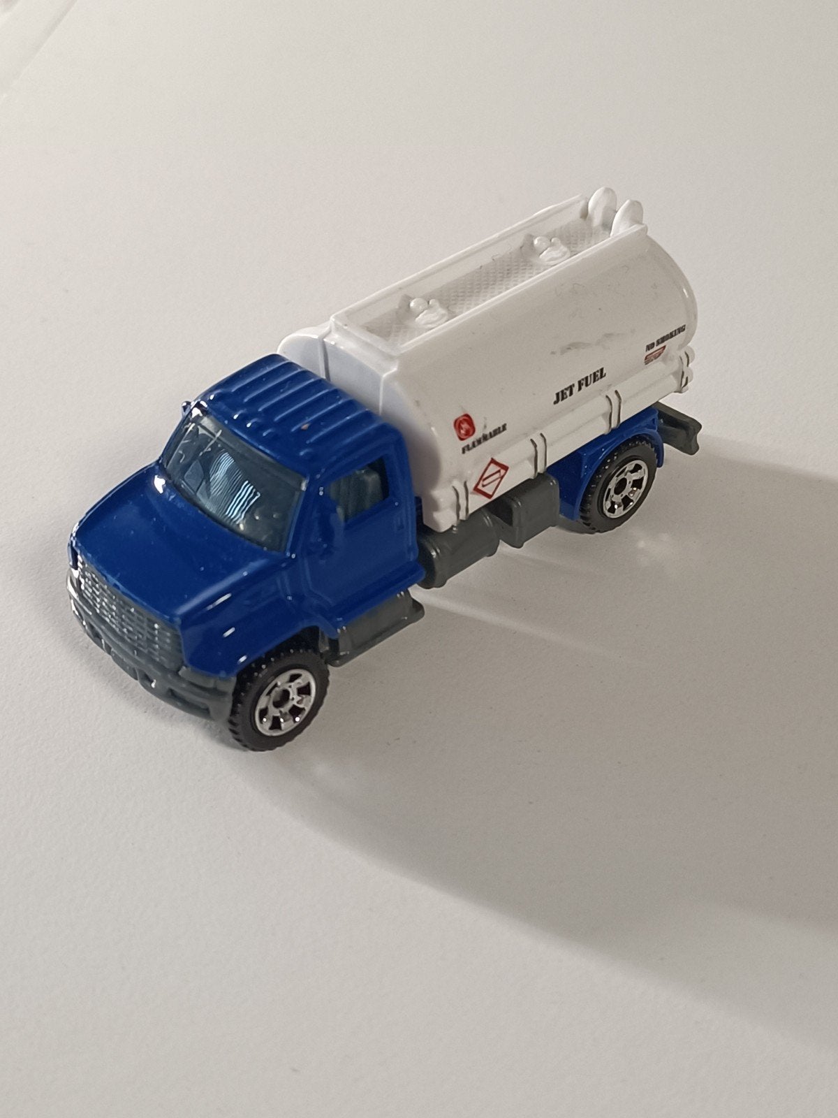 Matchbox Jet Fuel Tankwagen Speelgoedauto, Ophalen of Verzenden, Zo goed als nieuw