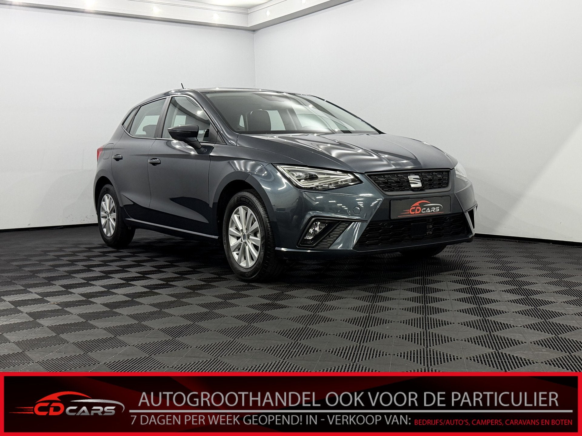 SEAT Ibiza 1.0 MPI Style Camera, Apple carplay, Clima, Cruis, Voorwielaandrijving, Stof, Euro 6, 82 pk