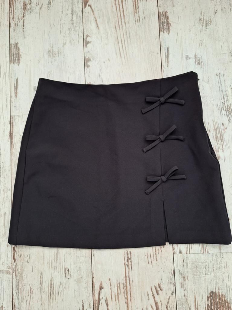 Seven Sisters, zwart rokje met split & sierstrikjes, mt M, Kleding | Dames, Seven Sisters, Zwart, Ophalen of Verzenden, Maat 36 (S)