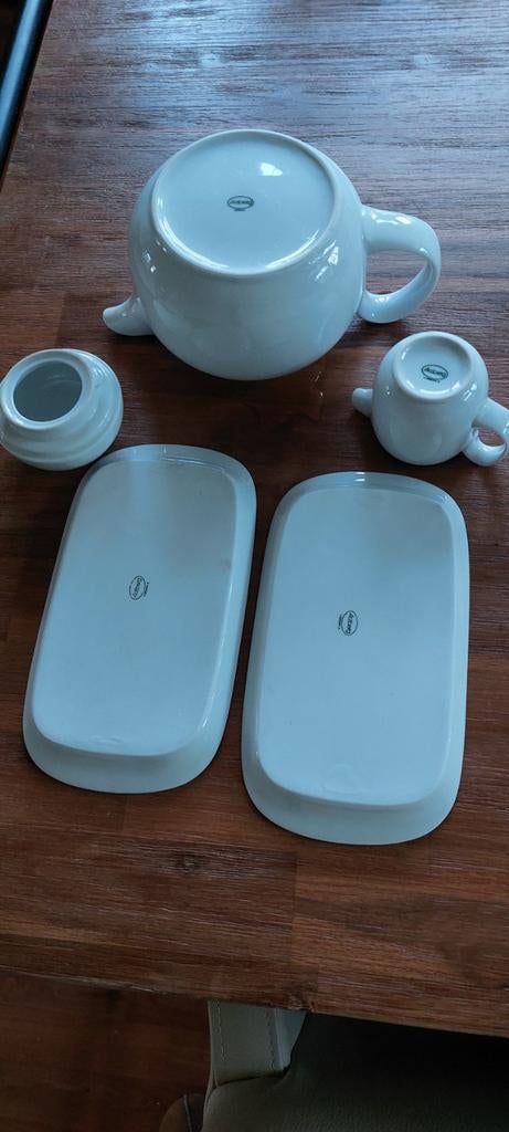 Arzberg theepot,  melkkannetje en 2 onderzetters, Ophalen of Verzenden, Zo goed als nieuw, Effen