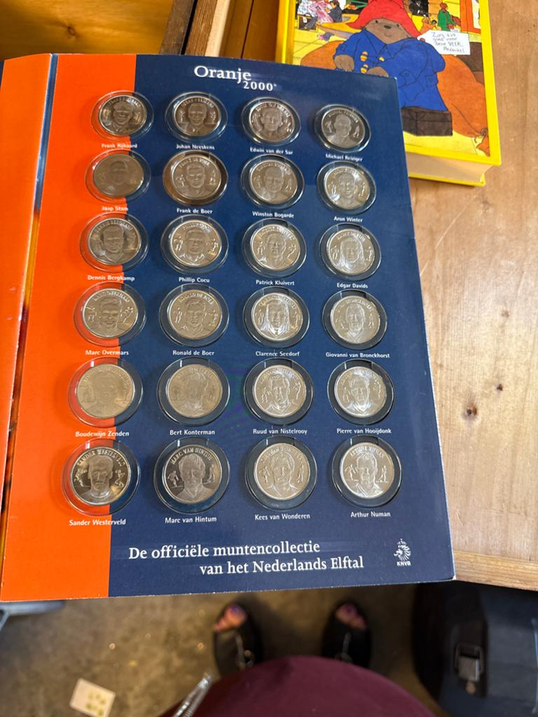 Oranje 2000: Officiële munten Nederlands Elftal collectie, Postzegels en Munten, Ophalen of Verzenden, Koningin Beatrix, Overige waardes