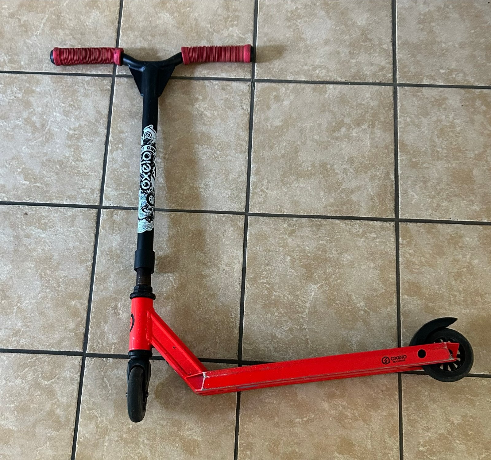 Oxelo Stuntstep - Rood met Zwarte Details, Fietsen en Brommers, Ophalen, Gebruikt, Gewone step