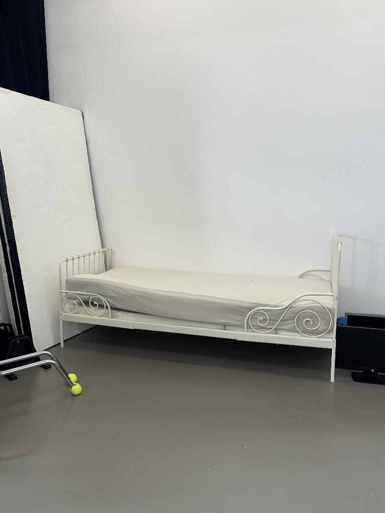 GRATIS - BED FRAME INCL. MATRAS, Ophalen, Gebruikt, Tweepersoons, 140 cm