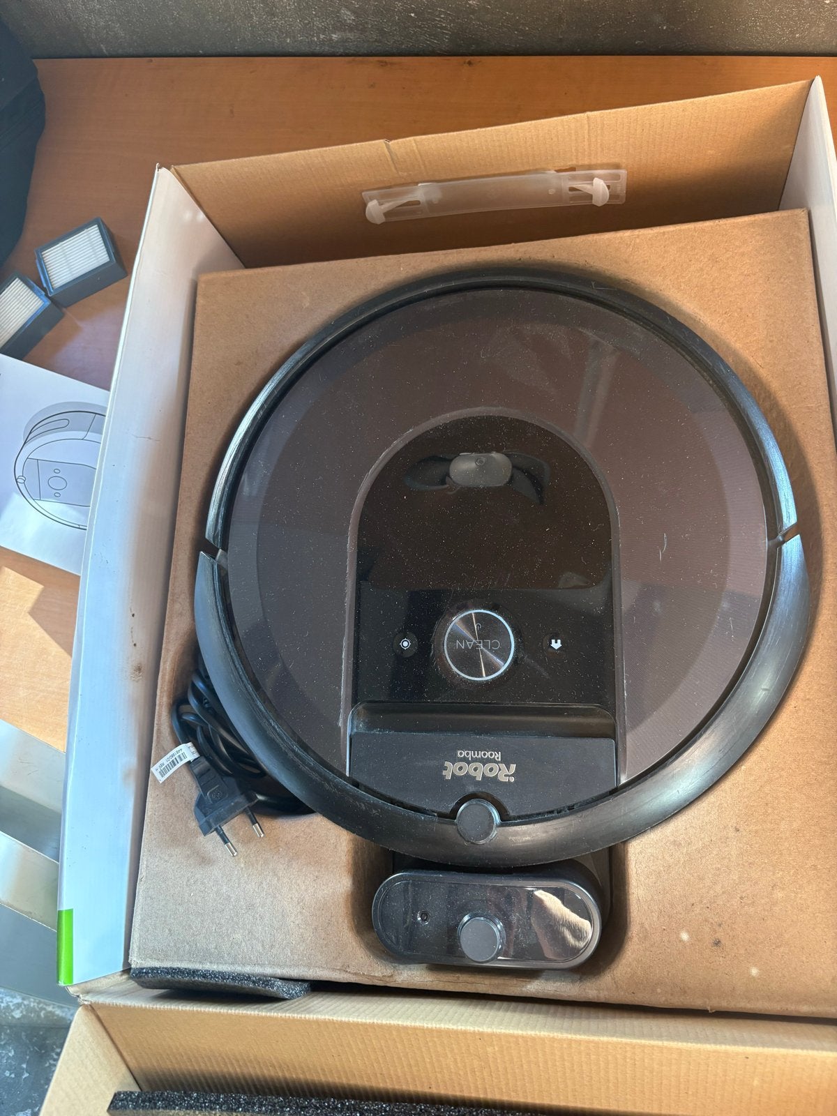 iRobot Roomba i7 Robotstofzuiger met accessoires en filters, Ophalen, Gebruikt, IRobot, Robotstofzuiger