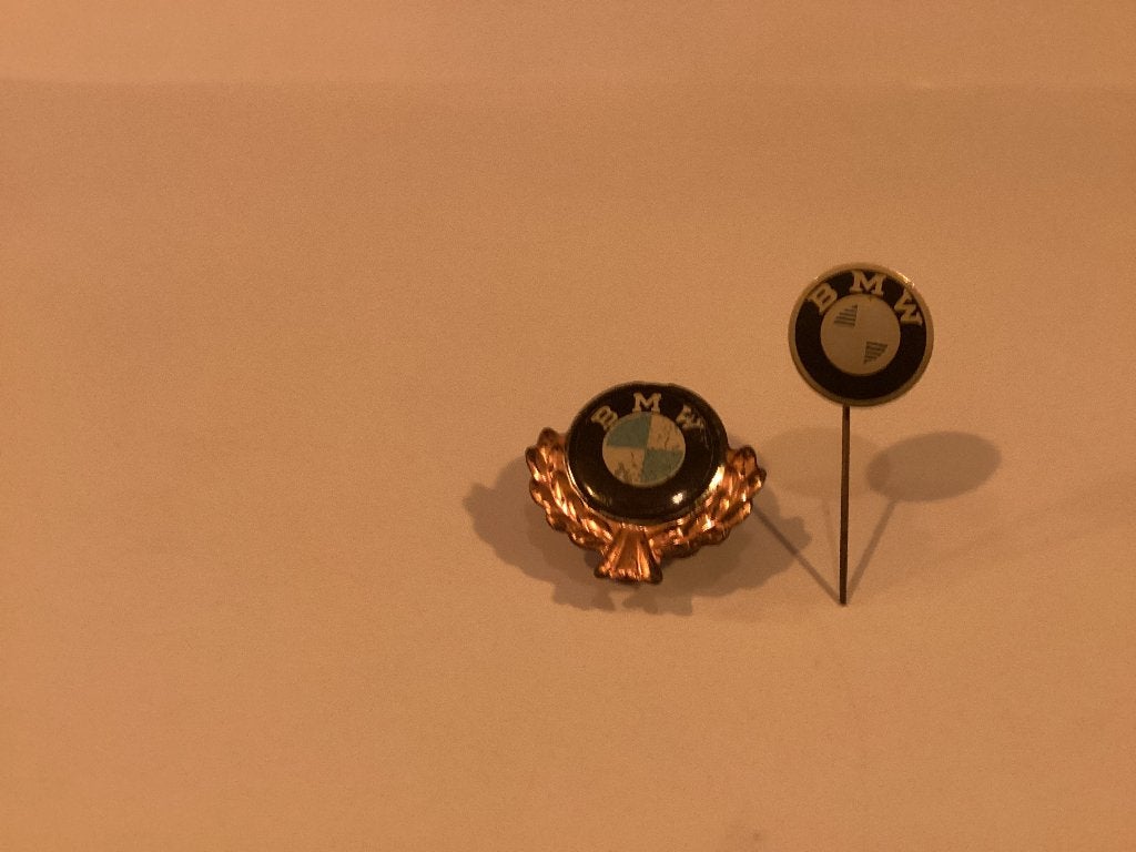 2 Vintage BMW Speldjes / Reversspelden – Jaren '60/'70, Verzamelen, Ophalen of Verzenden, Gebruikt, Merk, Speldje of Pin