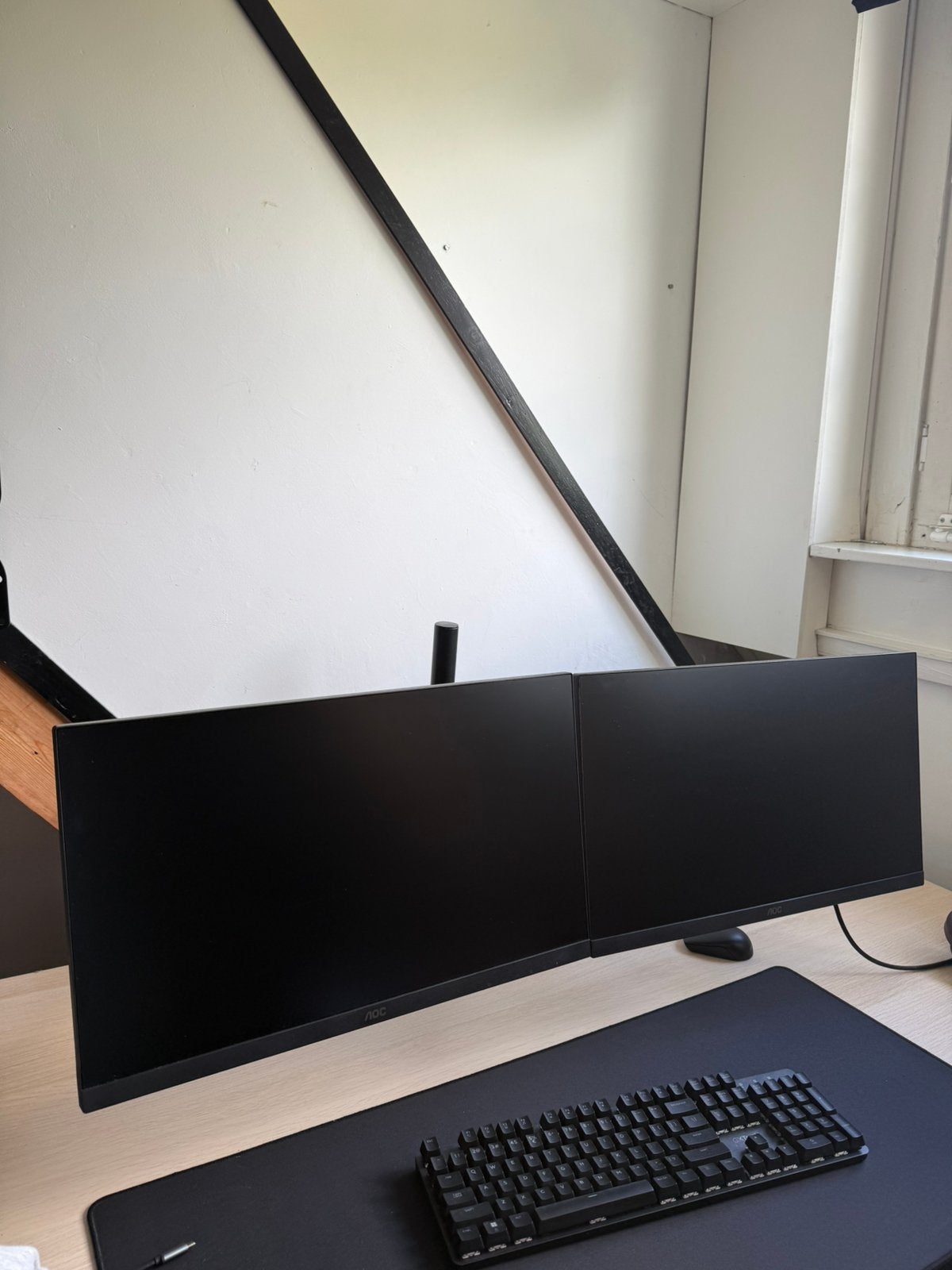 2 x aoc monitor 24 inch 180 hertz inclusief arm, Ophalen, IPS, Full HD, Zo goed als nieuw