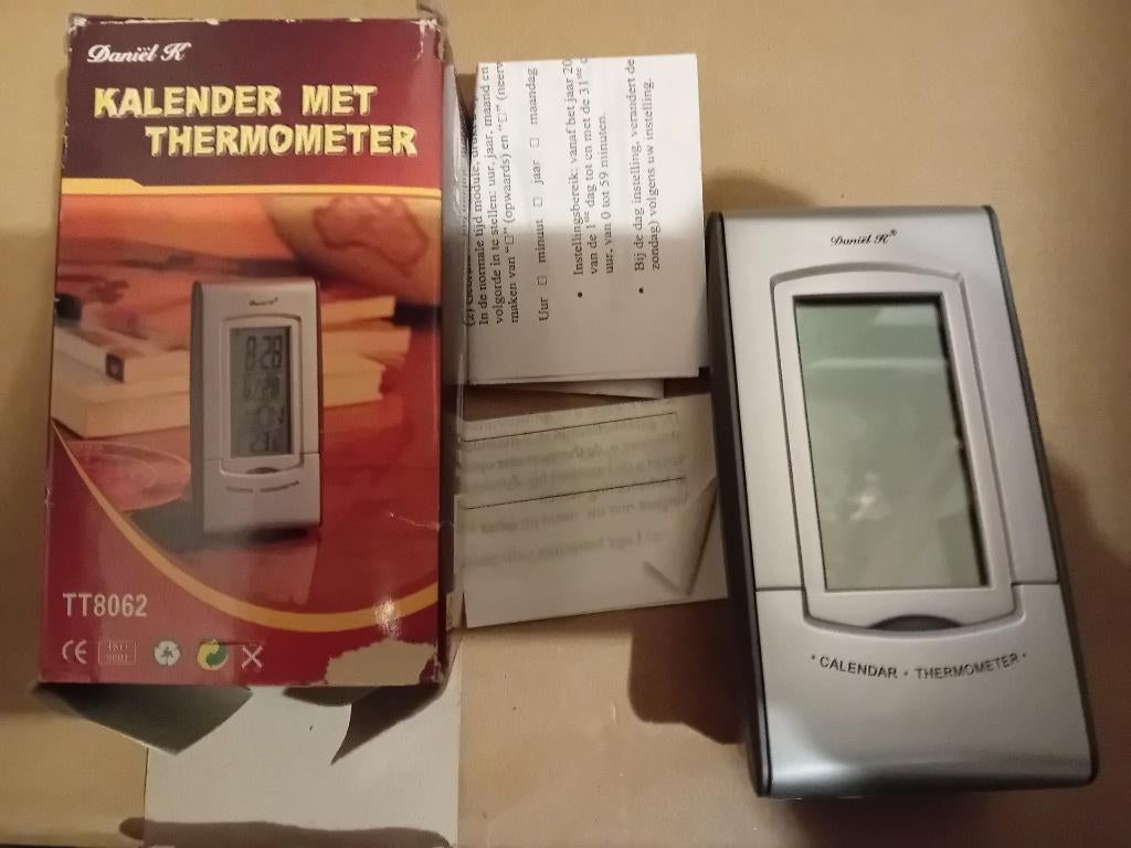 Digitale Kalender + Thermometer, Audio, Tv en Foto, Weerstations en Barometers, Ophalen of Verzenden, Nieuw, Weerstation