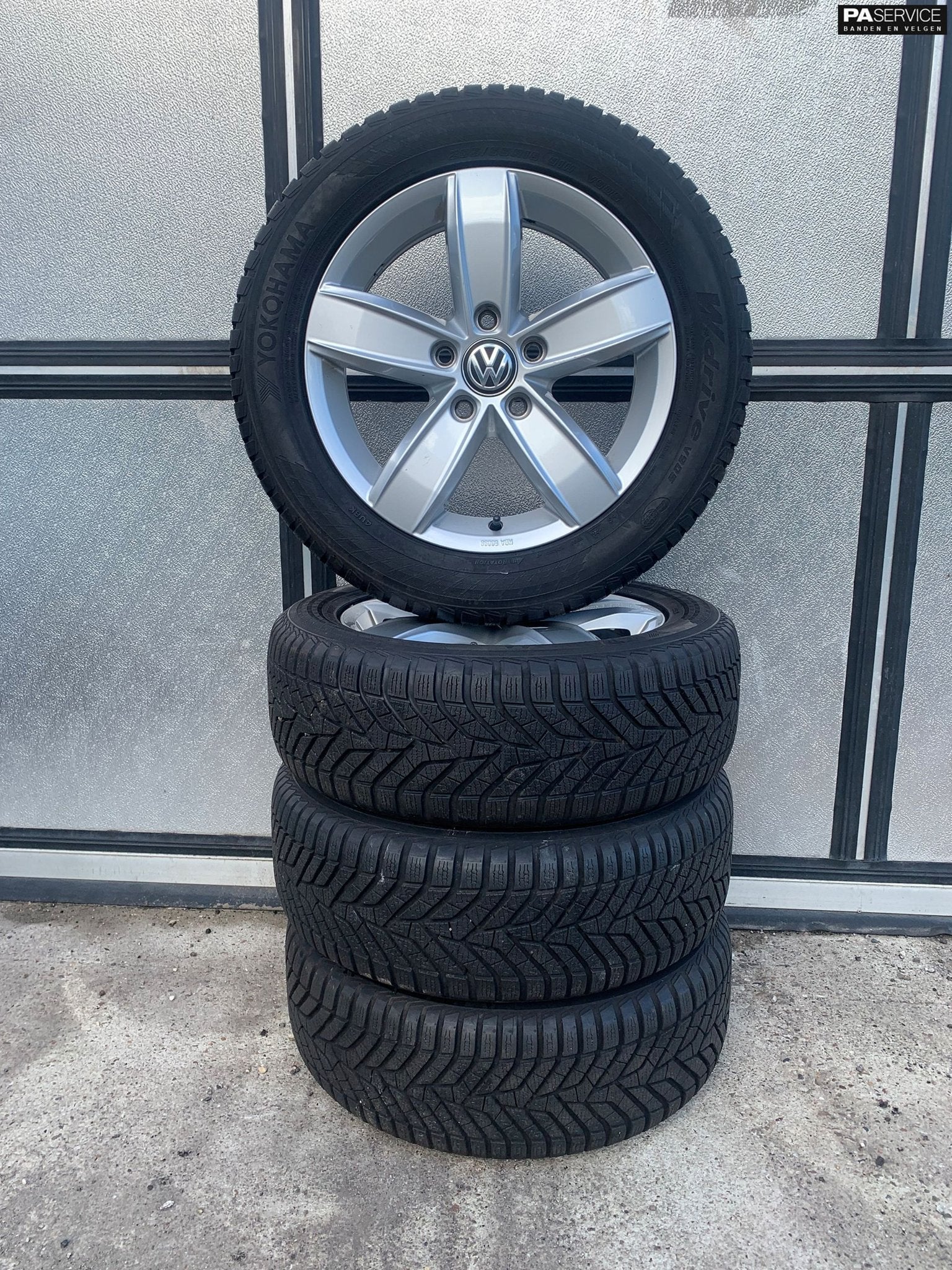 16 inch Volkswagen Golf / Caddy Winterset incl Yohokama 7.8, 18 inch, Gebruikt, Velg(en), -