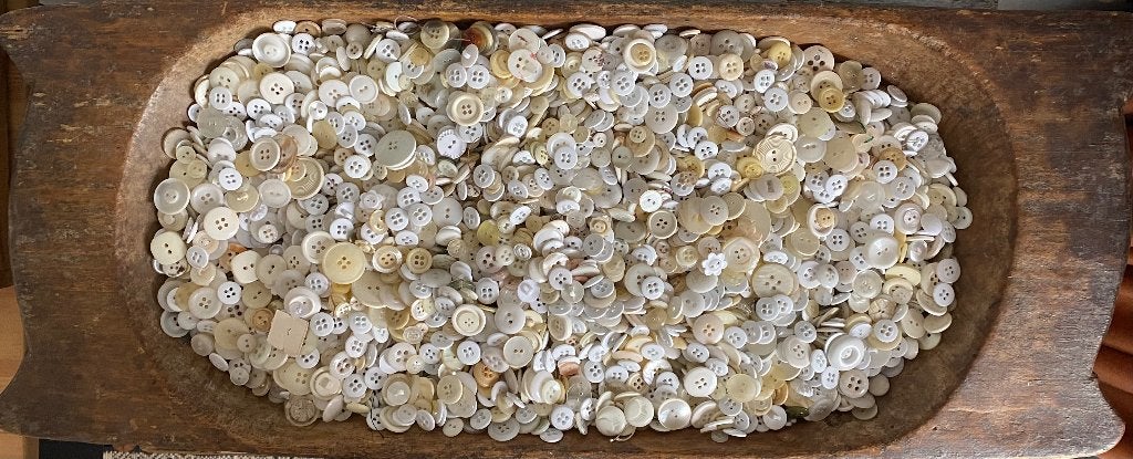 Hele verzameling oude witte knopen knoopjes, Ophalen of Verzenden, Overige typen