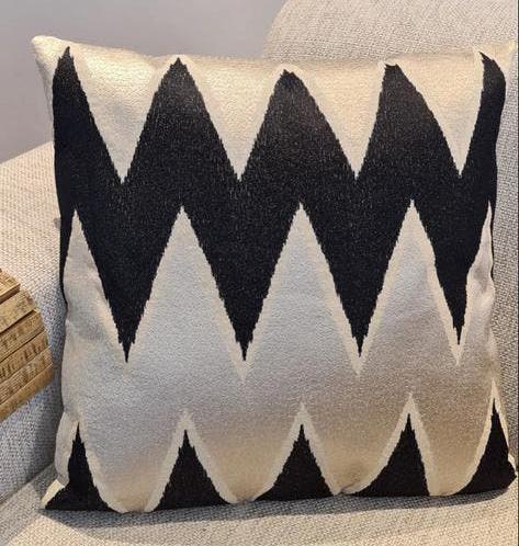 Zigzagkussen 50x50 Diga Colmore, Huis en Inrichting, Woonaccessoires | Kussens, Ophalen of Verzenden, Nieuw, Zwart, Vierkant